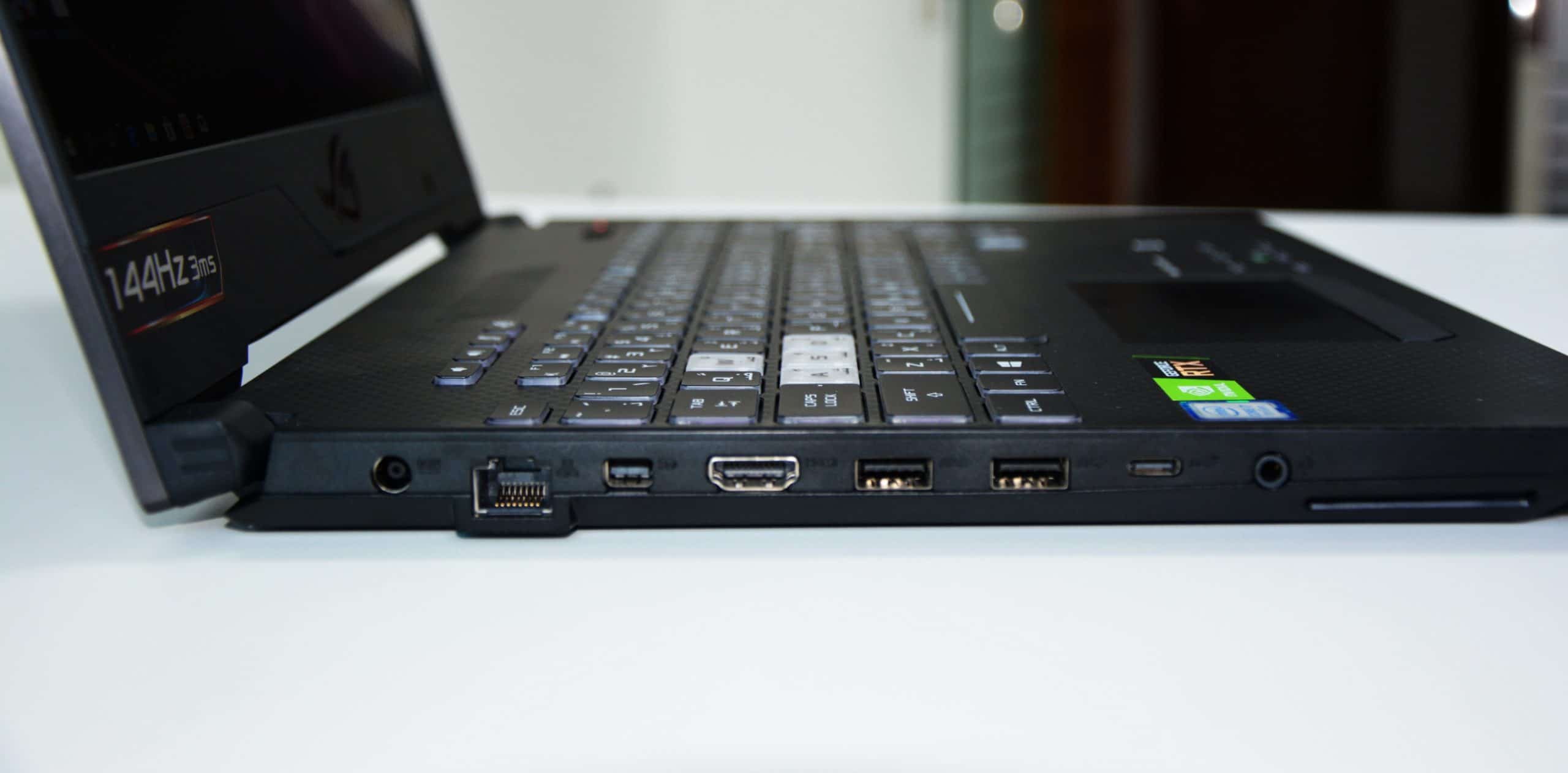 Asus ROG Strix Scar 2 anmeldelse Asus ROG Strix Scar 2 anmeldelse